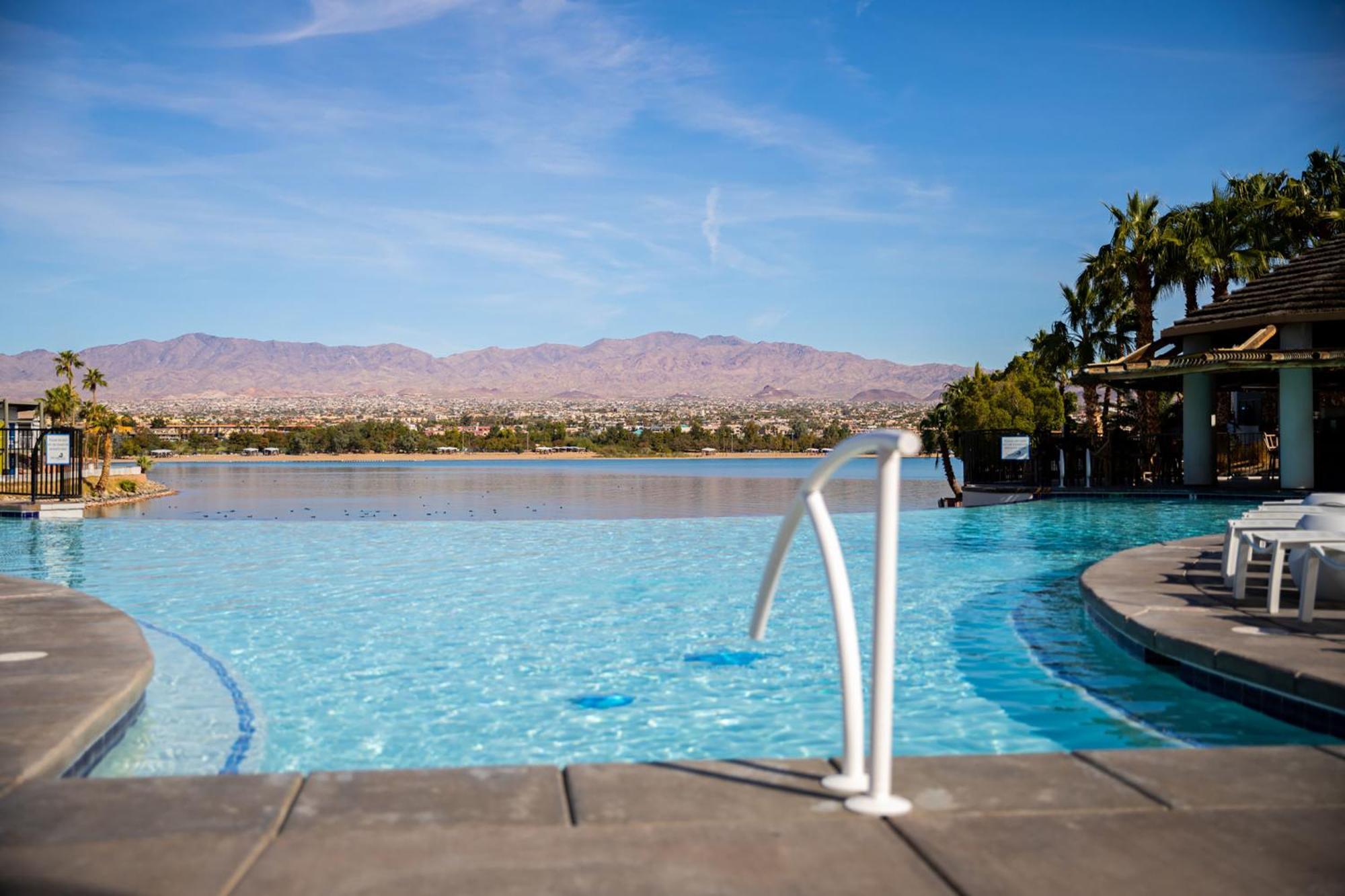 The Nautical Beachfront Resort Lake Havasu City Exterior foto